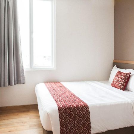 Grand Caman Hotel Bekasi Luaran gambar