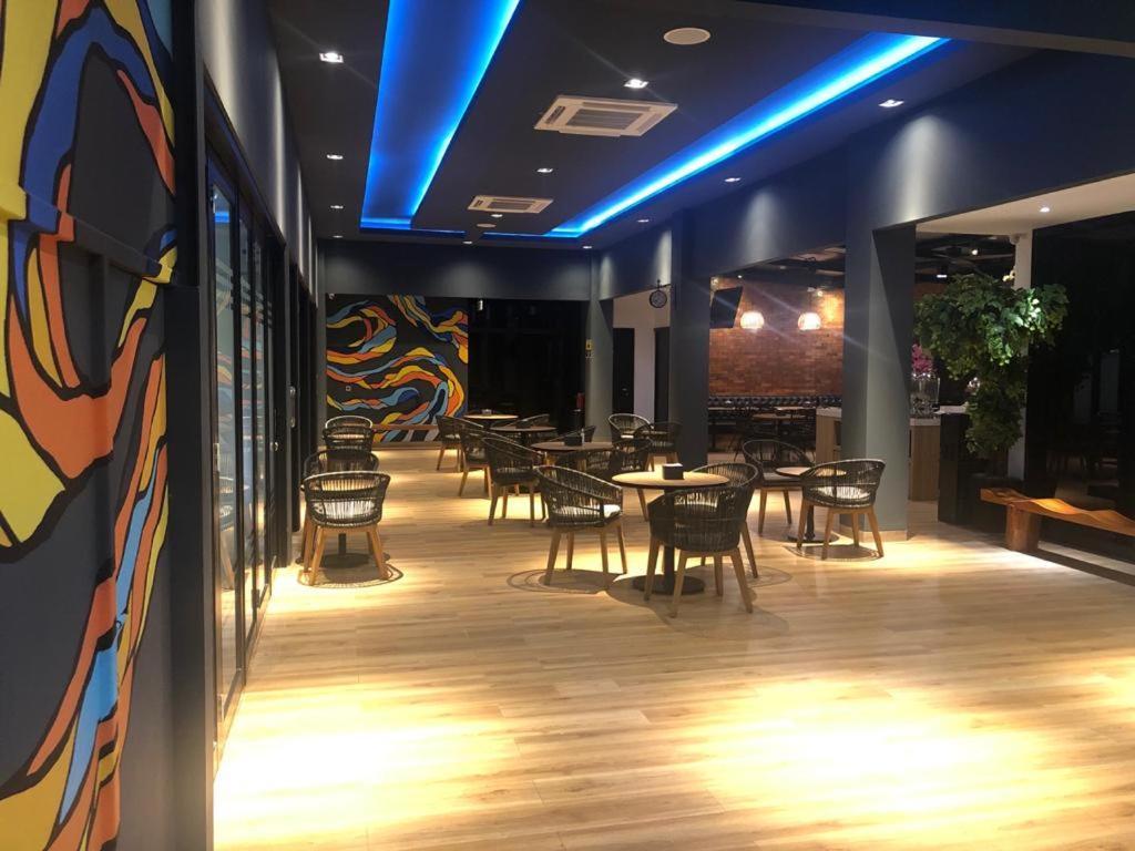 Grand Caman Hotel Bekasi Luaran gambar