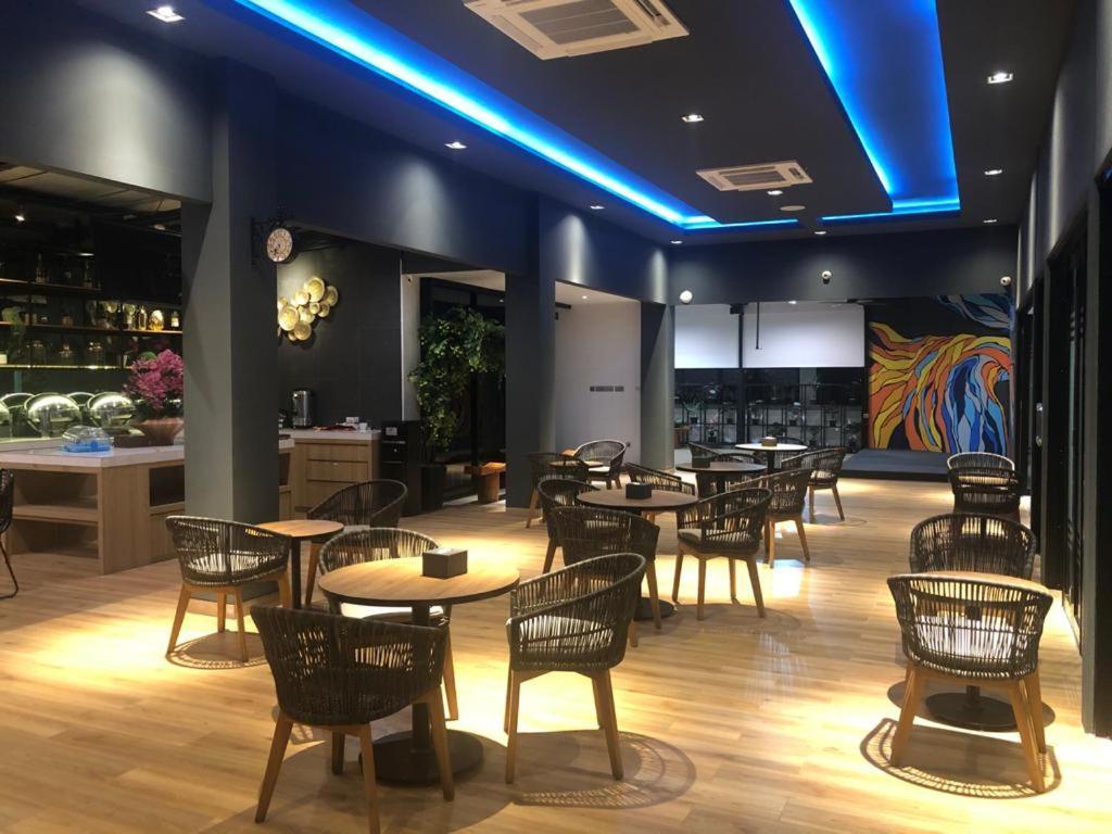 Grand Caman Hotel Bekasi Luaran gambar