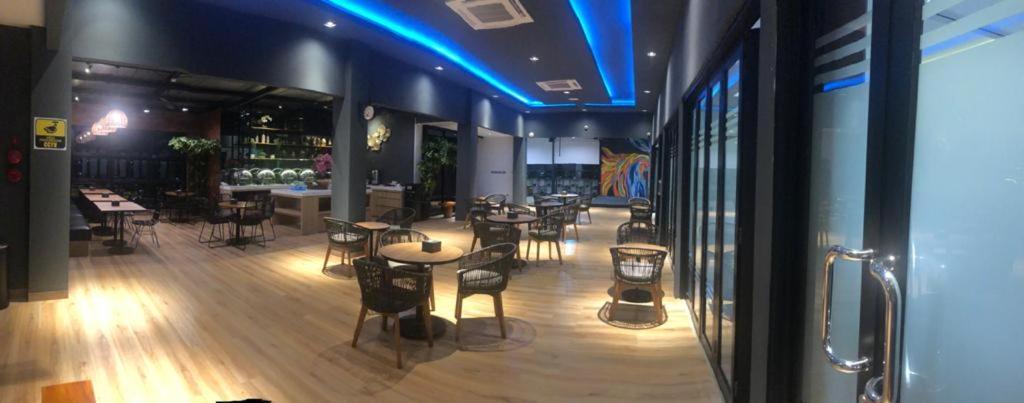 Grand Caman Hotel Bekasi Luaran gambar