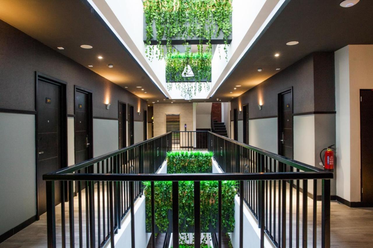 Grand Caman Hotel Bekasi Luaran gambar