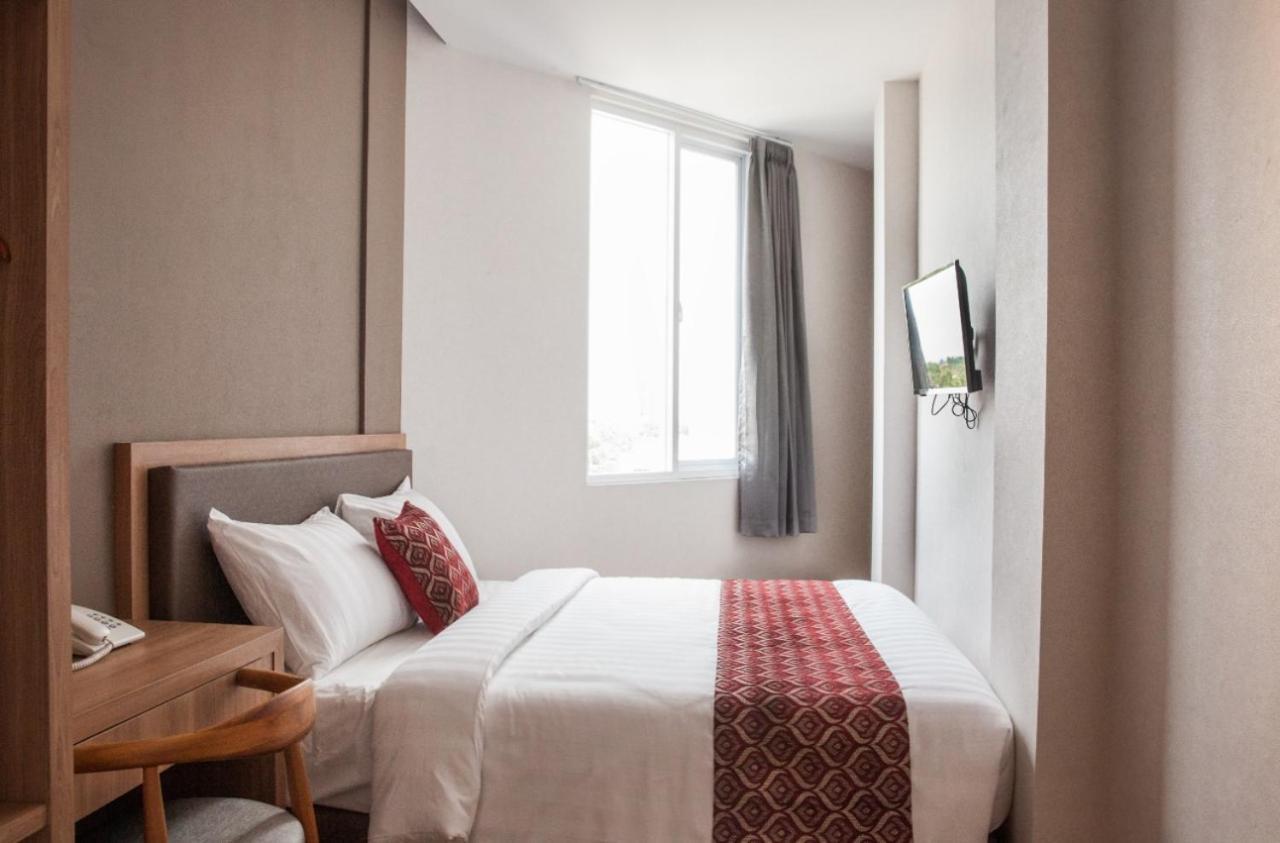 Grand Caman Hotel Bekasi Luaran gambar