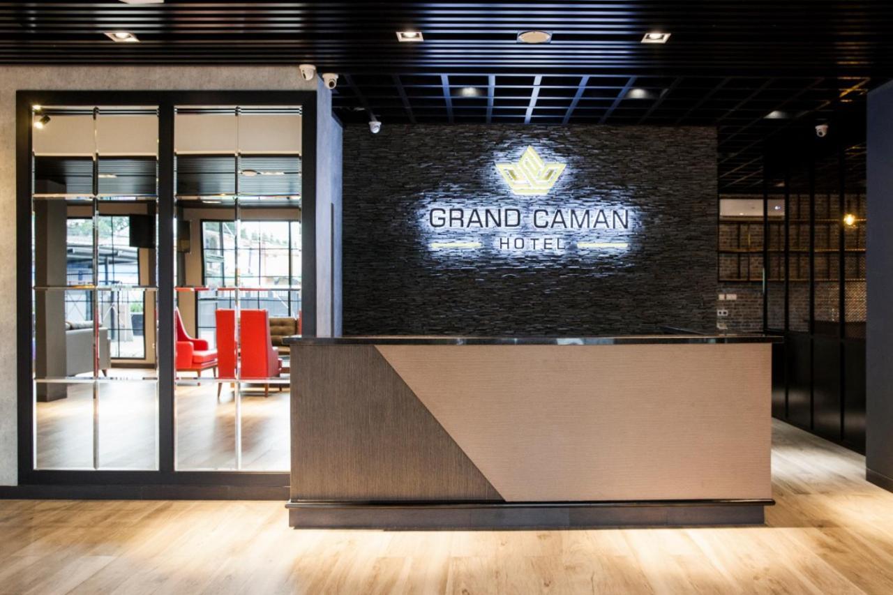 Grand Caman Hotel Bekasi Luaran gambar